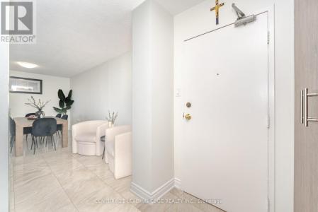 18 KNIGHTSBRIDGE ROAD, Brampton (queen Street Corridor), Ontario L6T 3X5, Canada