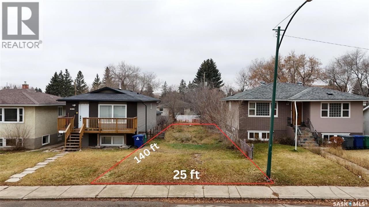 321 V AVENUE S, Saskatoon, Saskatchewan S7M 3E4, Canadá