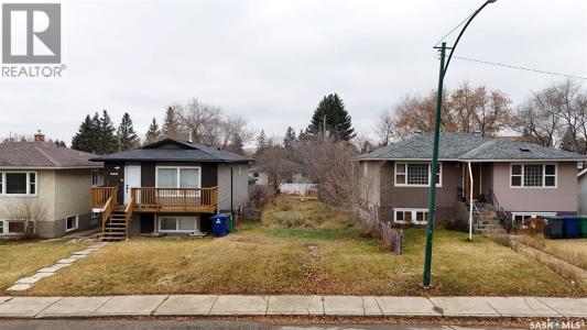 321 V AVENUE S, Saskatoon, Saskatchewan S7M 3E4, Canadá