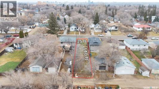 321 V AVENUE S, Saskatoon, Saskatchewan S7M 3E4, Canadá