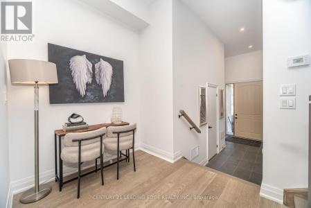 15 DIREZZE COURT, Richmond Hill (mill Pond), Ontario L4C 5T8, Canadá