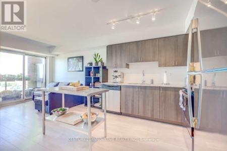 1215 BAYLY STREET, Pickering (bay Ridges), Ontario L1W 1L7, Canada