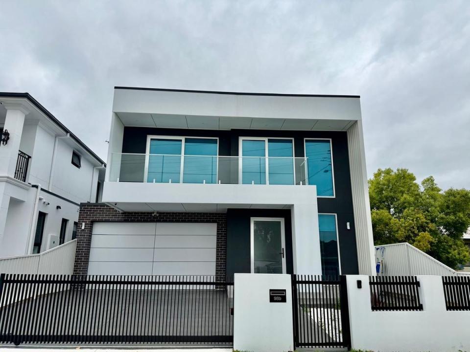 98B Mcburney Road, Cabramatta, NSW 2166, Avustralya
