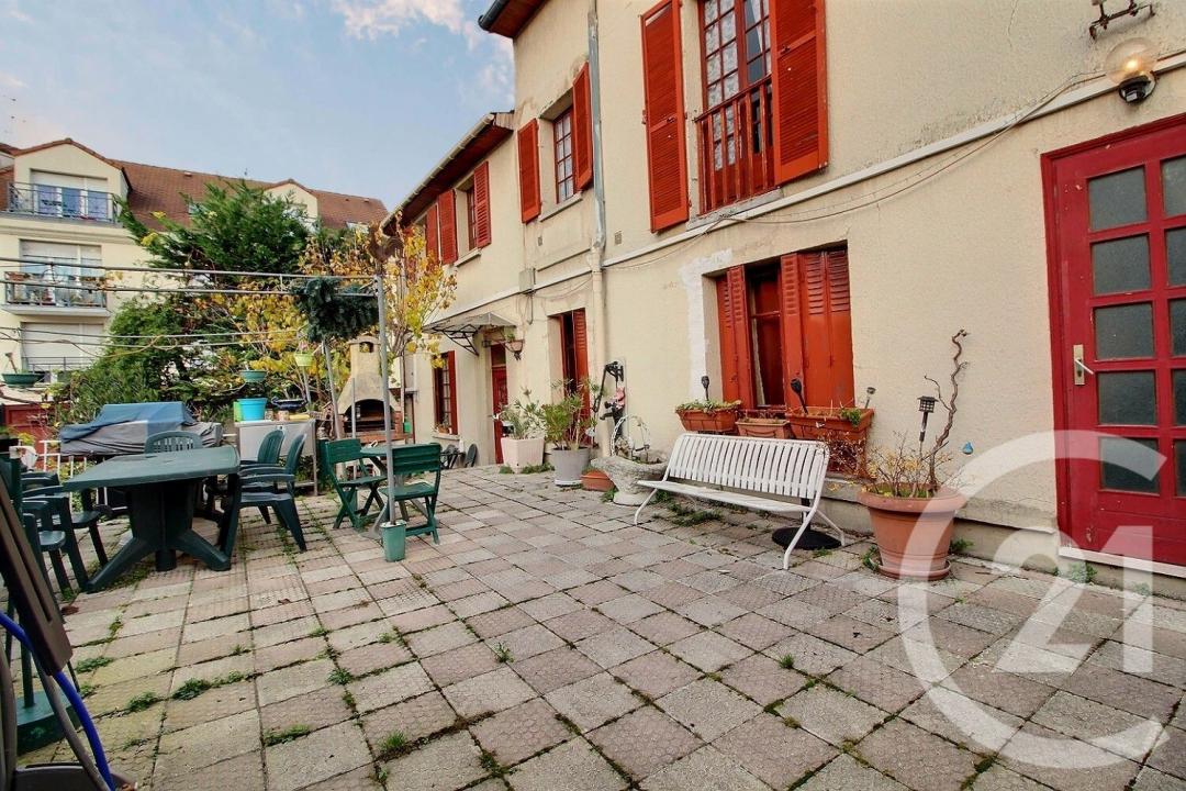 Pantin, Isla De Francia 93500, Francia