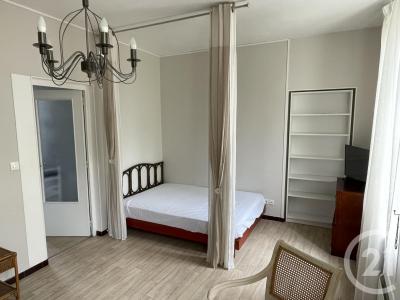 Nevers, Bourgogne 58000, צרפת 