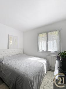 Deville Les Rouen, Haute-Normandie 76250, Pháp