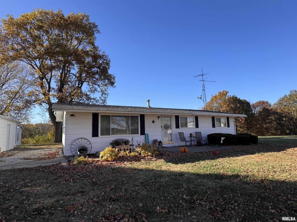 10810 E 1000th Street, Macomb, Illinois 61455