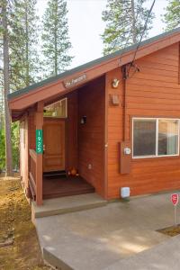 1925 Michele Way, Arnold, California 95223