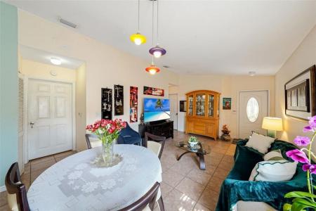 650 NW 78th Ter 201, Pembroke Pines, 佛罗里达州 33024, 美国