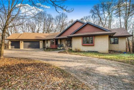 30702 Melanie Way, Saint Joseph, Minnesota 56374, USA