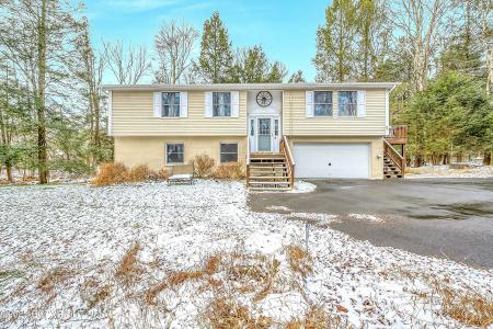 903 Sir Lionel Court, Pocono Lake, Pennsylvania 18347, USA