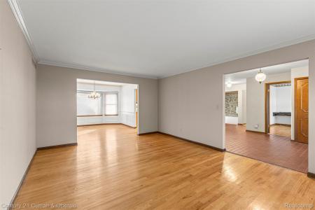 29260 New Bradford, Farmington Hills, Michigan 48331