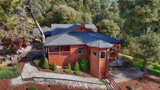 39207 Thornberry Mtn View Court, Oakhurst, California 93644