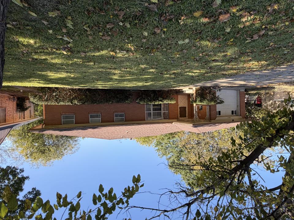 1611 N. Alexander St., Sherman, Texas 75092, USA