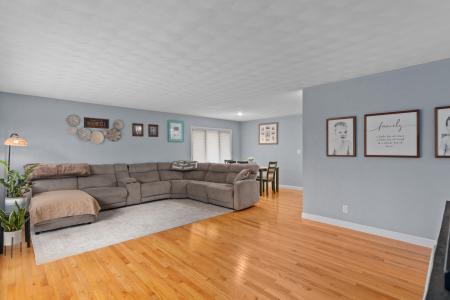 832 Independence, Springfield, إلينوي 62702, الولايات المتحدة