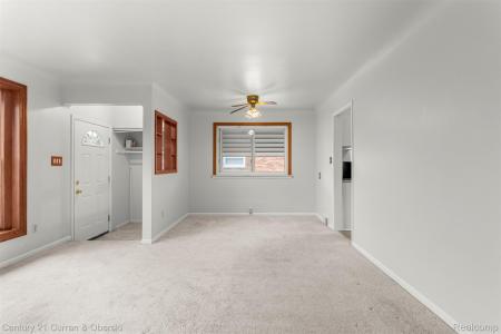 35158 Parkdale Street, Livonia, Michigan 48150, Stati Uniti