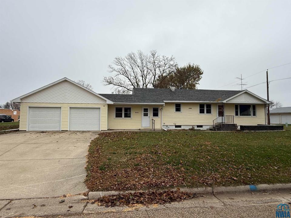 501 Ash Street, Ireton, Iowa 51027, USA