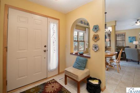 14 Snowbird Trail, North Mankato, Minnesota 56003, USA