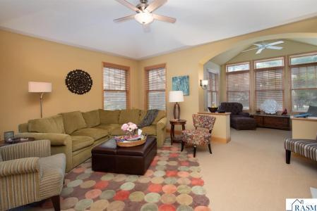 14 Snowbird Trail, North Mankato, Minnesota 56003, USA