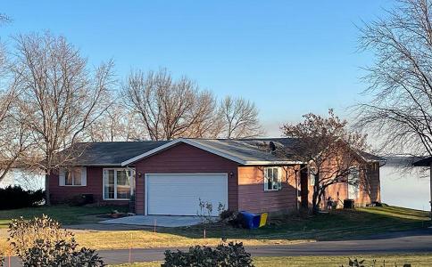 38264 N Shore Drive, Battle Lake, Minnesota 56515, USA