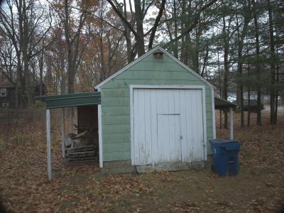 129 Columbus Avenue, Houghton Lake, Michigan 48629