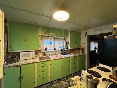 129 Columbus Avenue, Houghton Lake, Michigan 48629