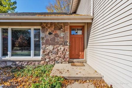 900 Sarasota Ln, Crystal Lake, Illinois 60014