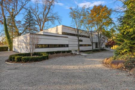 5904 Wing Lake Road, BloomfieldHills, Michigan 48301, USA