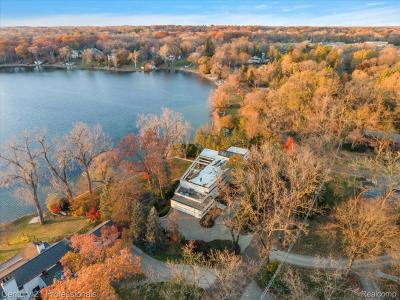 5904 Wing Lake Road, BloomfieldHills, Michigan 48301, USA