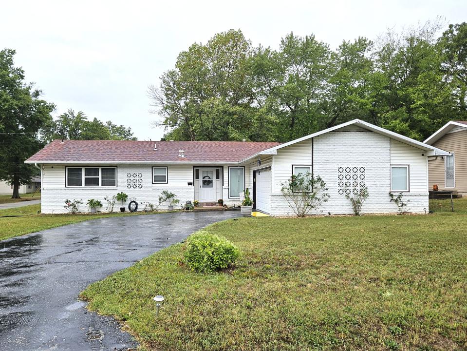 1967 S SAINT CHARLES AVE, SPRINGFIELD, מיזורי 65804, ארצות הברית של אמריקה