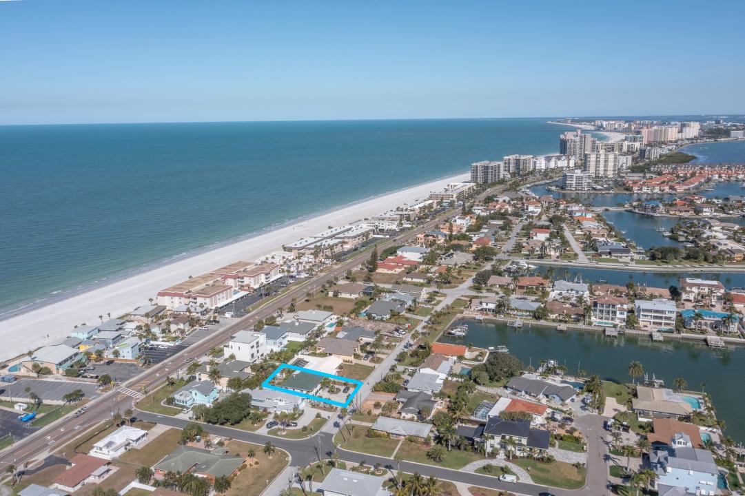 2710 Hibiscus Dr W, Belleair Beach, פלורידה 33786, ארצות הברית של אמריקה