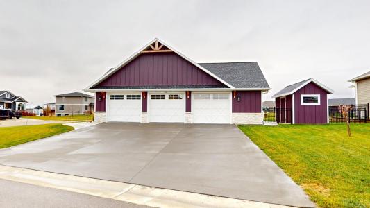 2740 Sweetgrass Drive, Brookings, South Dakota 57006