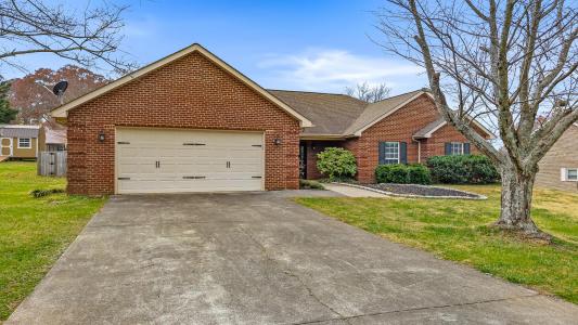 5545 J Riley W Drive, Greenback, Tennessee 37742, USA