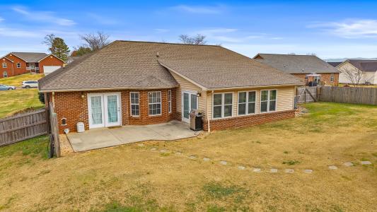 5545 J Riley W Drive, Greenback, Tennessee 37742, USA