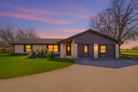 3873 Lois Road E, Sanger, Texas 76266