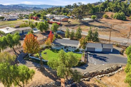 24765 Las Flores Drive, Canyon Lake, California 92587