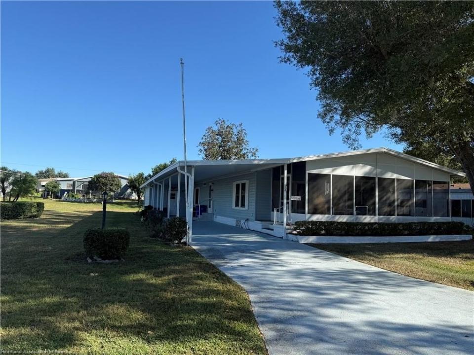 27 Venetian Parkway, Lake Placid, פלורידה 33852, ארצות הברית של אמריקה