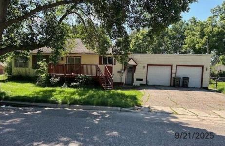 425 2nd Avenue NE, Glenwood, Minnesota 56334, USA