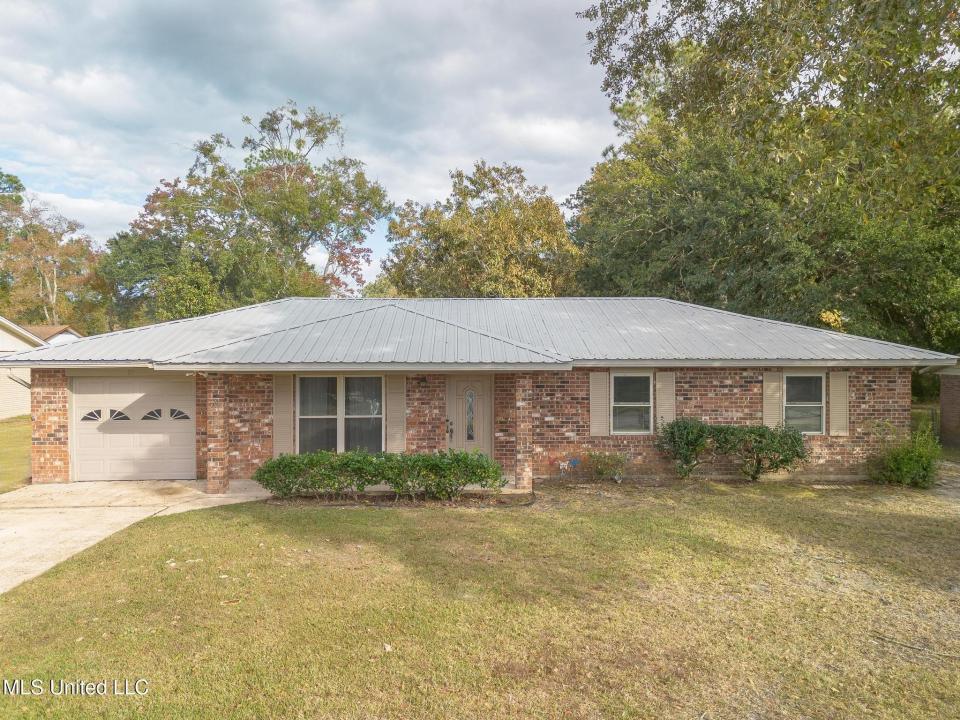 21 Cottonwood Court, D'Iberville, Mississippi 39540, USA
