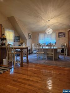 214 Newark Avenue , 2, Lyndhurst, New Jersey 07071, USA