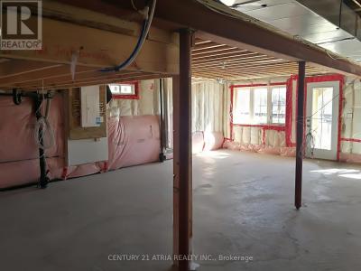 37 LADDER CRESCENT, East Gwillimbury (sharon), Ontario L9N 0N8, Canada