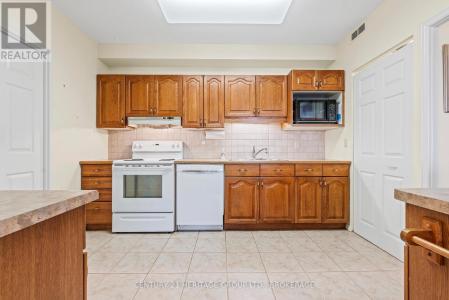 1000 KING STREET WEST, Kingston (central City West), Онтарио K7M 8H3, Канада