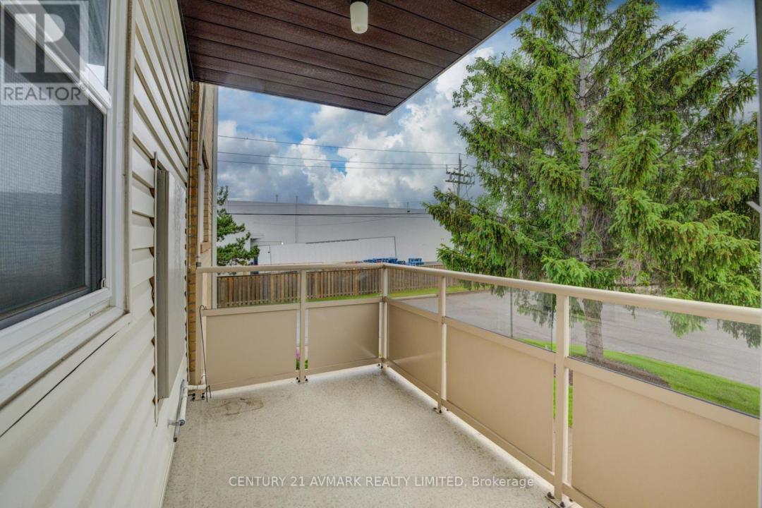 78 ROEHAMPTON AVENUE, St. Catharines (carlton/bunting), Ontario L2M 7W9, Canada