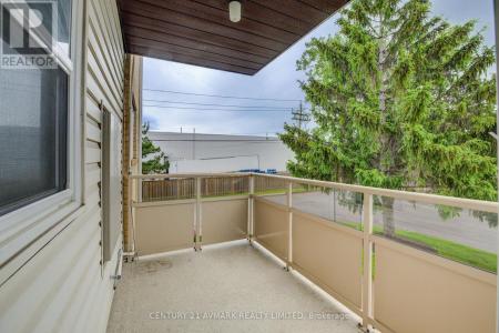 78 ROEHAMPTON AVENUE, St. Catharines (carlton/bunting), Ontario L2M 7W9, Canada