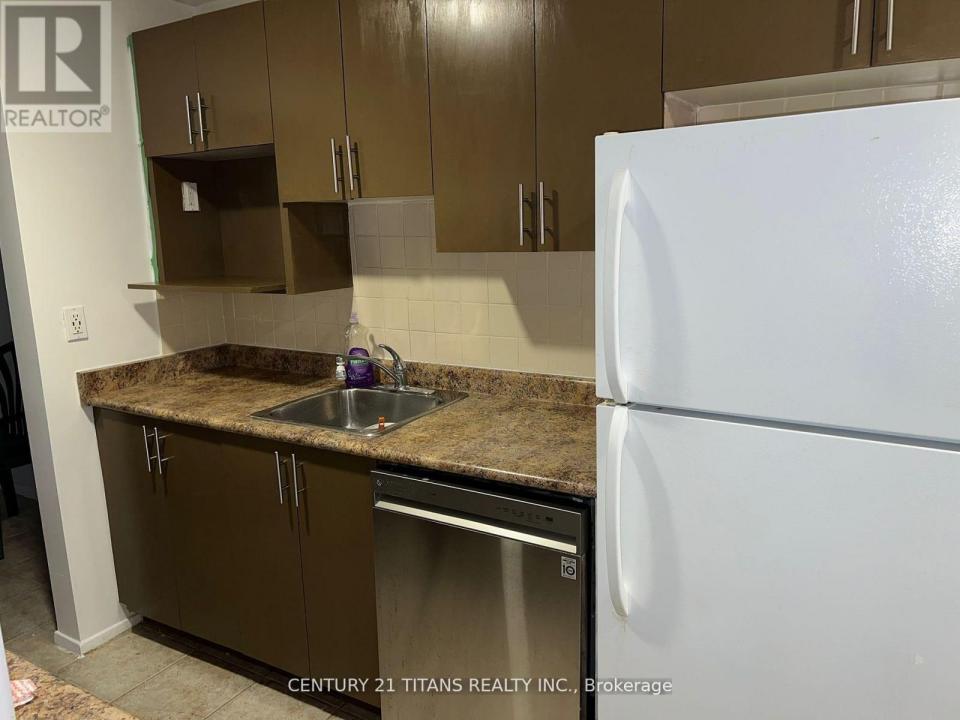 931 WONDERLAND ROAD, London South (south M), 온타리오주 N6K 2X6, 캐나다