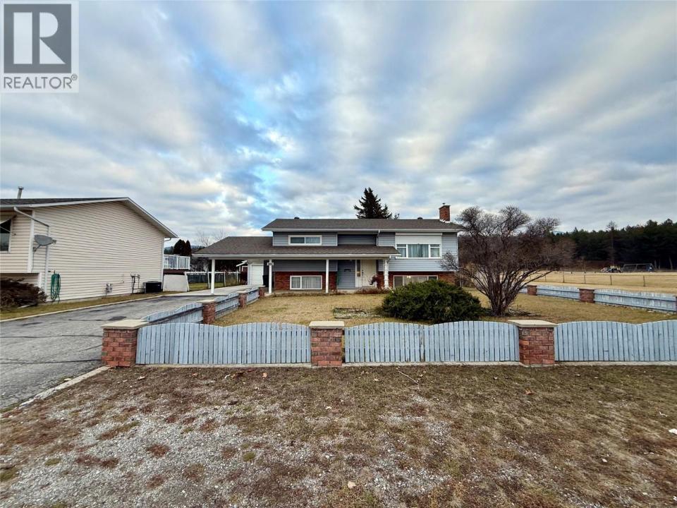 800 24TH AVENUE NORTH, Cranbrook, קולומביה הבריטית V1C 6G8, קנדה