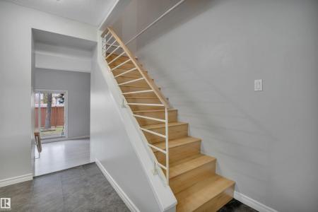 2416 104 STREET NW, Edmonton, Alberta T6J 4J8, Canada