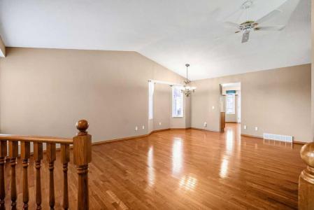 604 RIVERSIDE DRIVE NW, High River, アルバータ T1V 1S8, カナダ