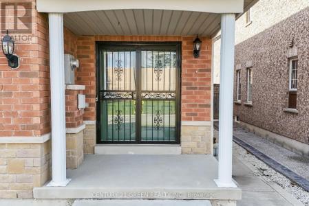 48 BRUSSELS AVENUE, Brampton (sandringham-wellington), Ontario L6Z 0A5, Canadá