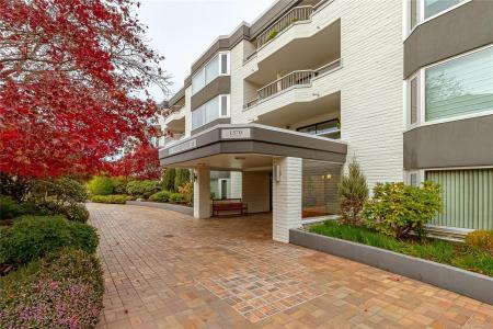 1370 BEACH DR, Oak Bay, Britanya Kolombiyası V8S 2N6, Kanada